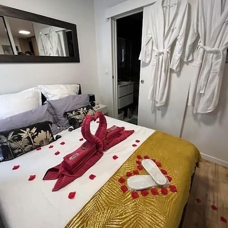 Love Room A Cannes - Appartement 25M2 Pour 2 Personnes Avec Un Jacuzzi Prive Exterior foto